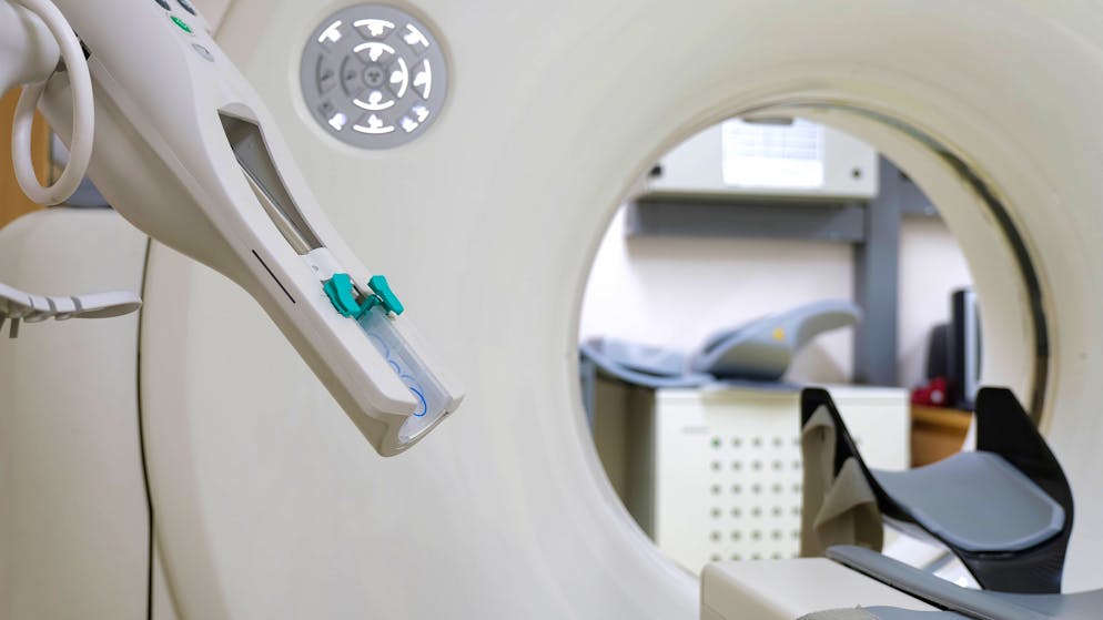 Aujourd'hui, certains hôpitaux comme la Timone à Marseille ou l'Institut Bergonié à Bordeaux ont même des listes de coupeurs de feu à proposer aux patients qui en font la demande.