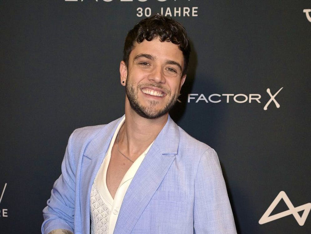 Sänger Luca Hänni musste mitten in der Nacht in den Notfall. Die Untersuchungen ergaben, dass Hänni wohl eine Migräne-Attacke hatte.