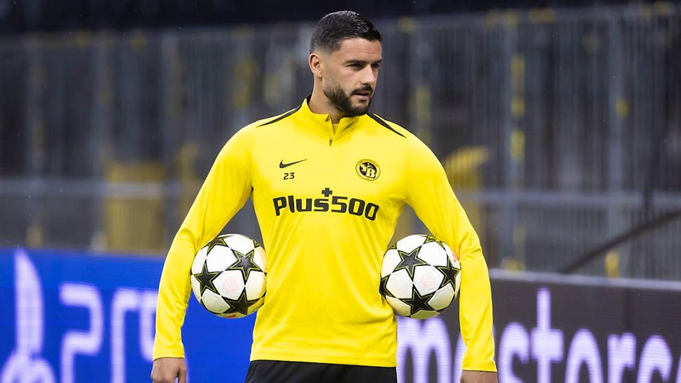 Loris Benito ist in der Champions League schon wieder zum Zuschauen gezwungen.