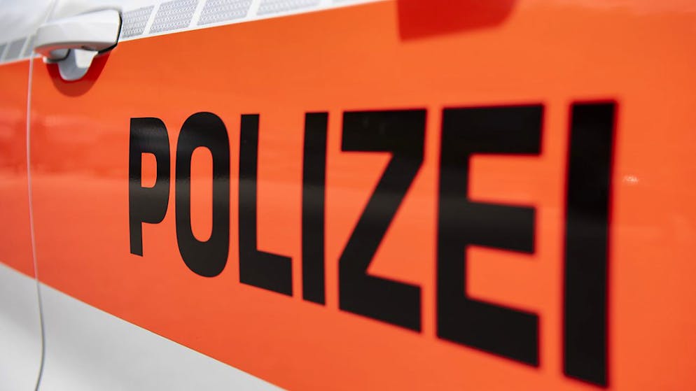 Die Zürcher Kantonspolizei konnte nach einem Fahndungsaufruf drei junge Männer identifizieren. Sie sollen an Ostern einen Mann verletzt haben. (Symbolbild)