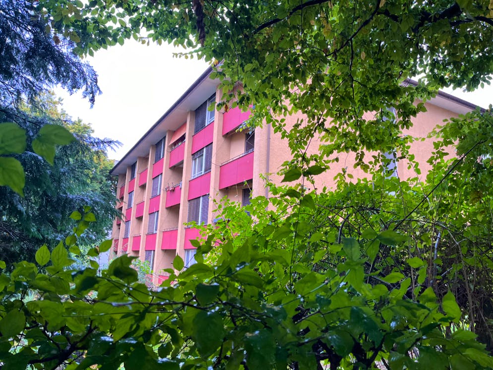 Auch in diesem Wohnhaus war die Polizei im Einsatz.