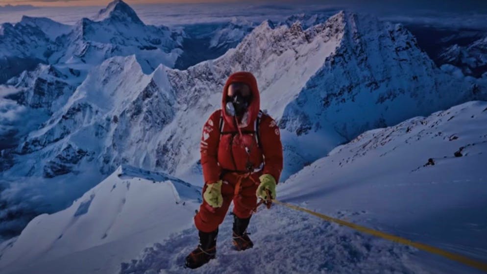 Millionen sehen ihm zu. Youtuber erklimmt den Mount Everest – und verklärt die Gefahr