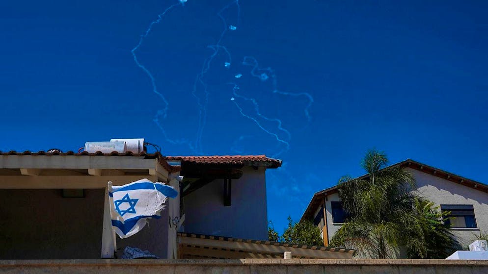 The Israeli Iron Dome air defense system fends off missiles from Lebanon. Photo: Baz Ratner/AP/dpa