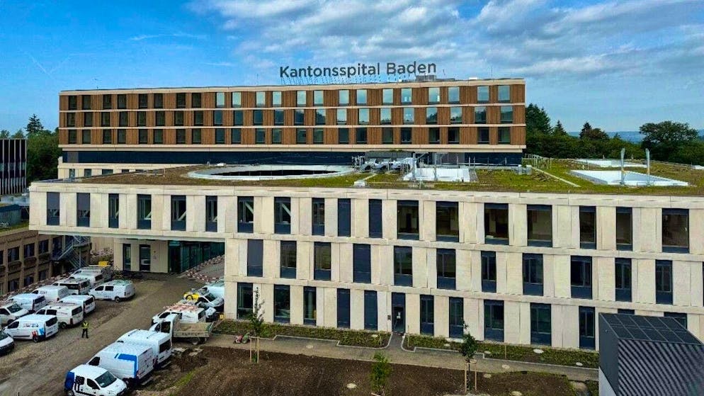 For the first time, Baden Cantonal Hospital is partially publishing the salaries of its senior physicians.