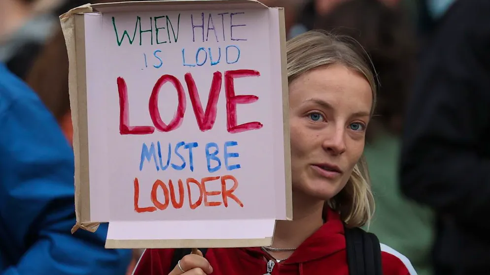 Gran Bretagna. Attacco con l'acido a Londra, una ragazza rischia danni permanenti