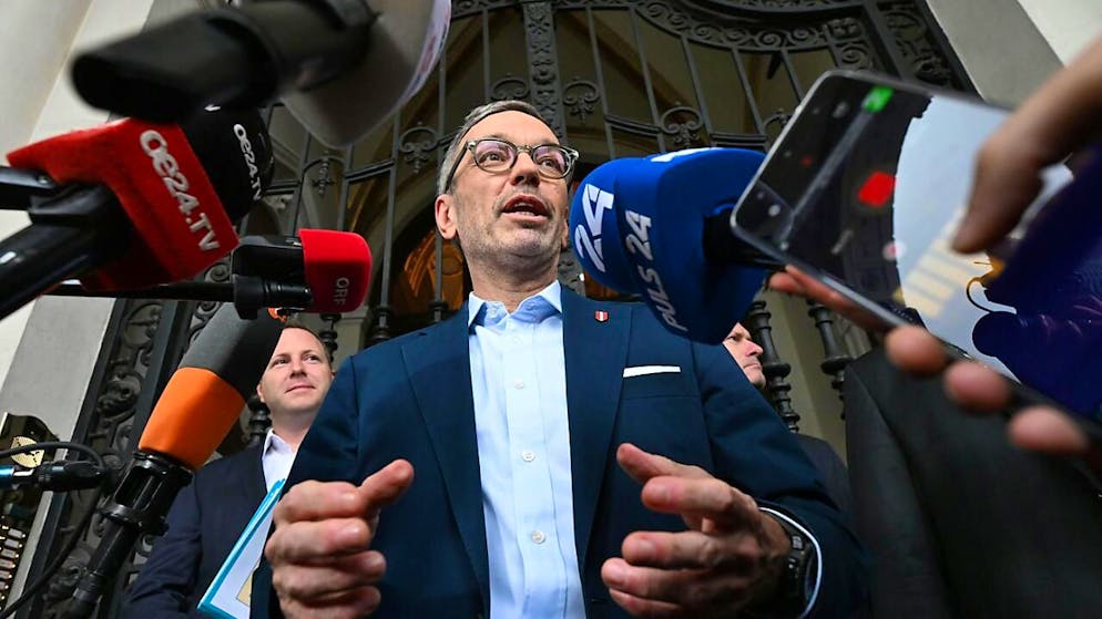 Die anderen Parteien wie die ÖVP und die SPÖ würden sich so verhalten, als hätten sich die Wähler geirrt, sagte FPÖ-Chef Herbert Kickl. Foto: Helmut Fohringer/APA/dpa
