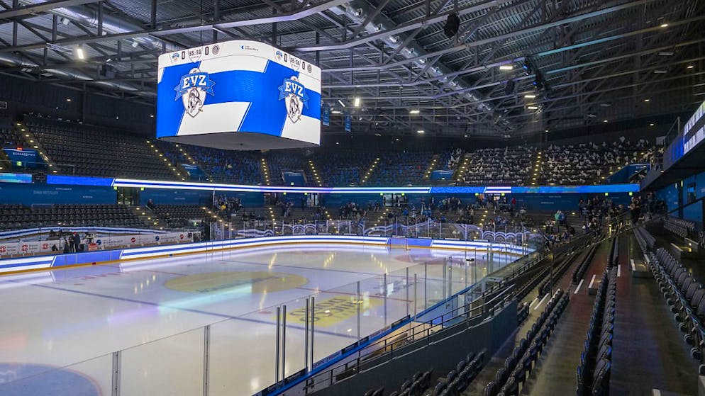 Der Zuger Eishockeyclub EVZ will die Bossard Arena von aktuell 7700 Plätzen auf 9000 erweitern. (Archivbild)