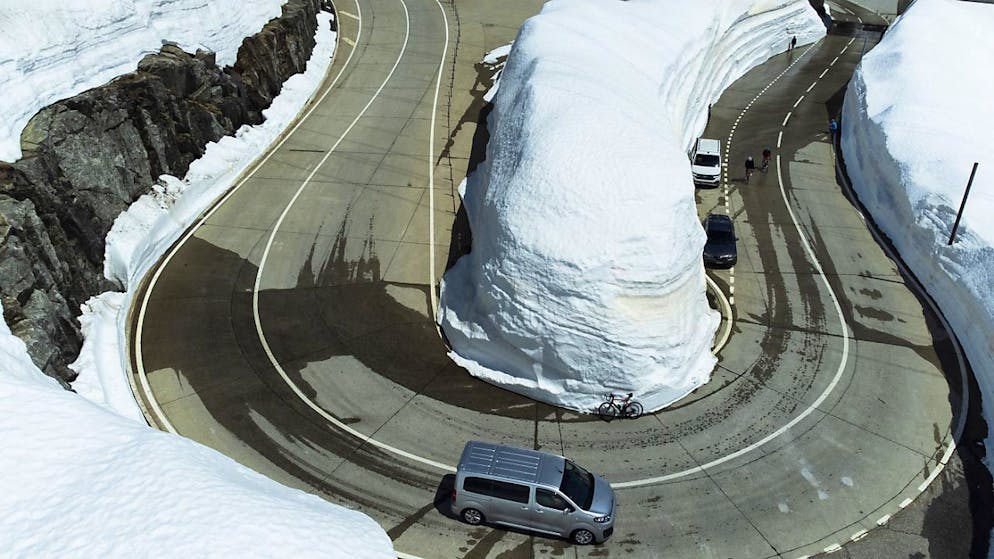 Auf der Gotthardpassstrasse werden Messstationen für die Glatteiswarnung neu gebaut. (Archivaufnahme)