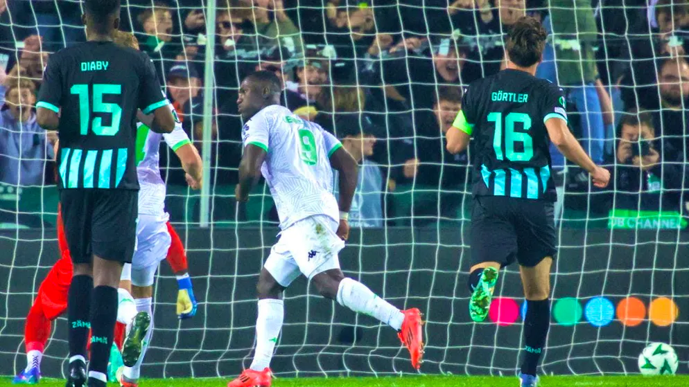 Cercle Brugge's top scorer Kévin Denkey (center) scores three times and is involved in five of the home team's goals