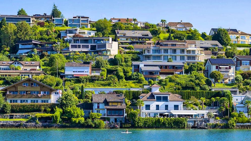 In contrast to condominiums, single-family homes became more expensive in September (symbolic image)