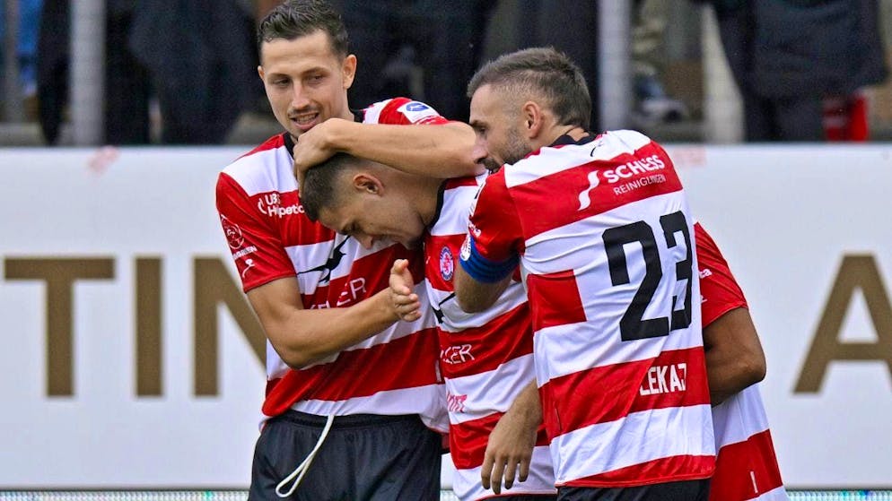 Labinot Bajrami (2nd from left) is one of the reasons for FC Winterthur's confidence