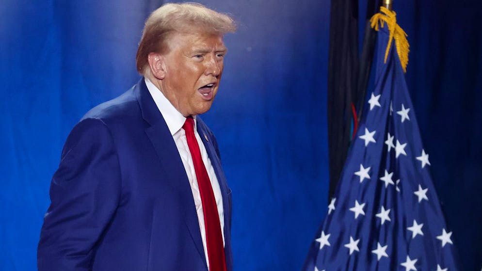 Donald Trump getta benzina sul fuoco.