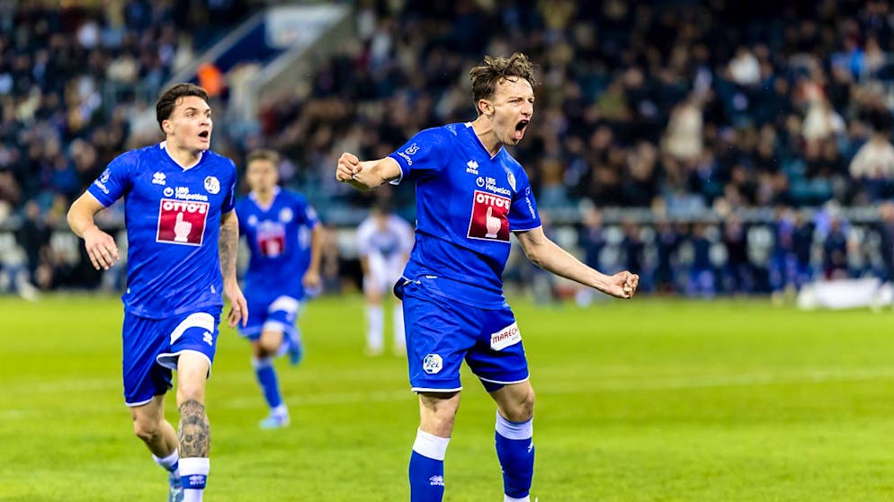 Luzerns Levin Winkler (rechts) bejubelt seinen Treffer zum 2:2 gegen Lausanne-Sport