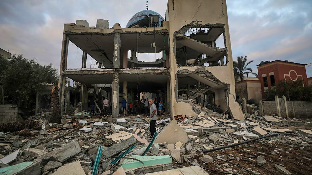 Medio Oriente. Un raid israeliano colpisce una moschea a Gaza, oltre 20 morti