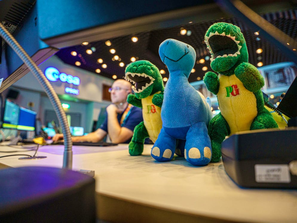 Schutz für die Erde – «Hera» auf dem Weg ins All - Gallery. Vor 66 Millionen Jahren löschte wohl ein Asteroid die meisten Dinosaurier aus. Das soll der Menschheit nicht passieren.