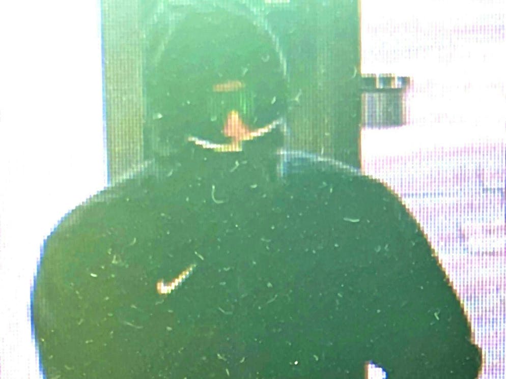 Robbery in Sursee Lucerne police are looking for this bank robber with