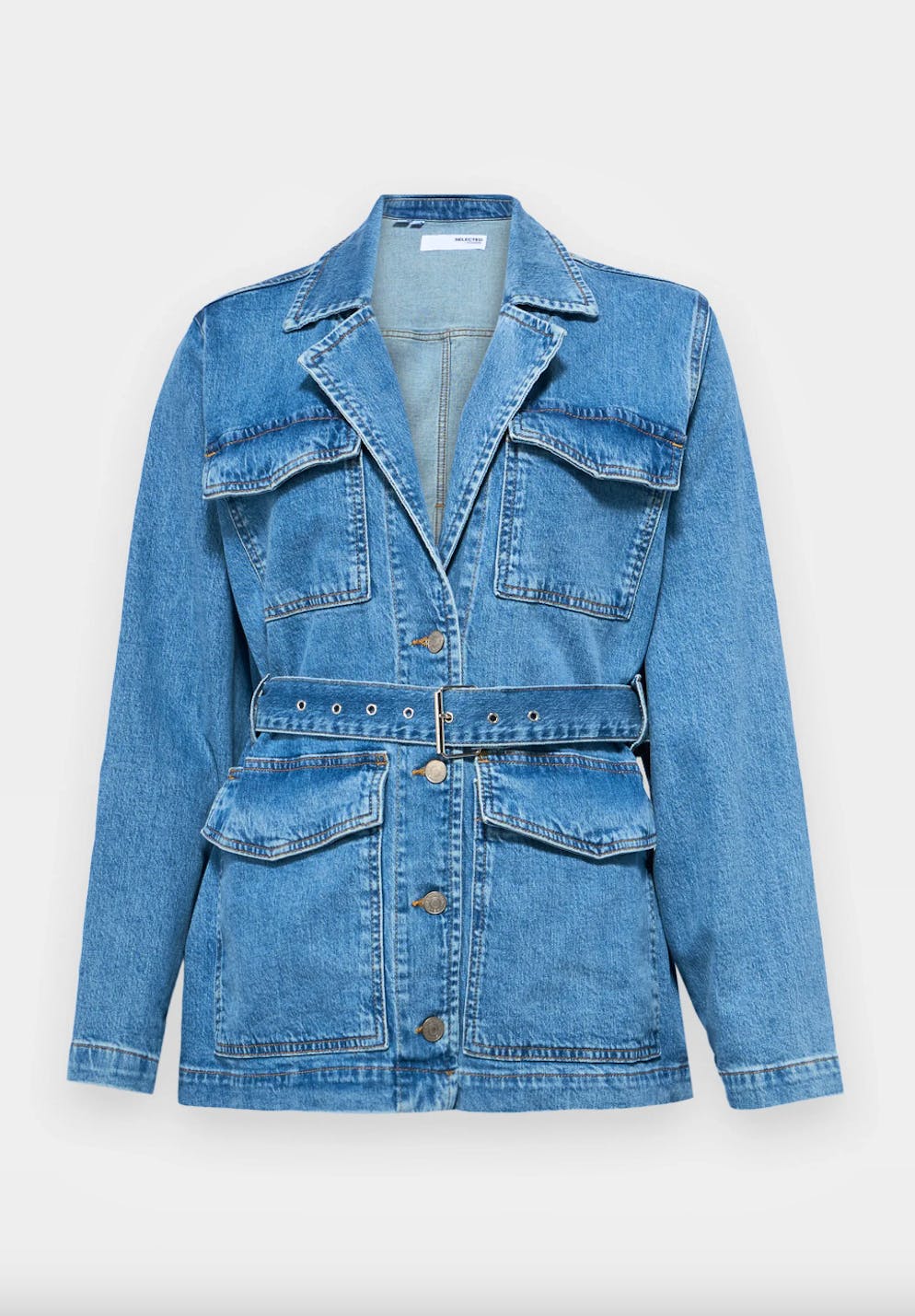 Trend-Alarm 6: Double Denim. Jeansjacke in der Farbe «Lght Blue Denim» von Selected Femme für 180 Franken, via Zalando. 