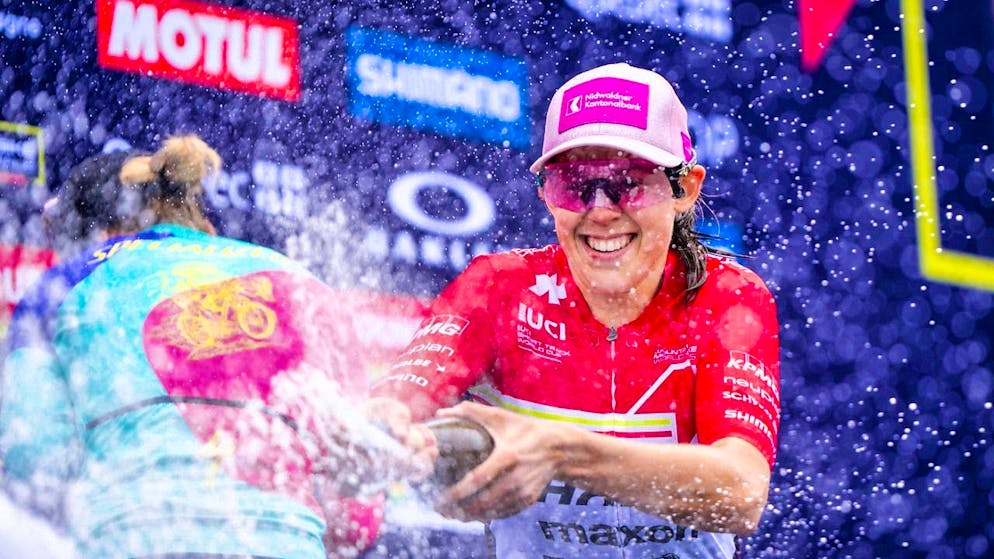 Alessandra Keller wins the overall and discipline short track World Cup, as she did two years ago