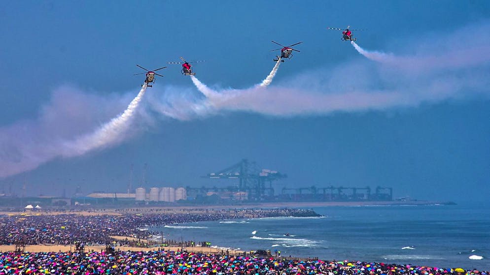 L'esibizione aerea a Chennai, nel sud dell'India.