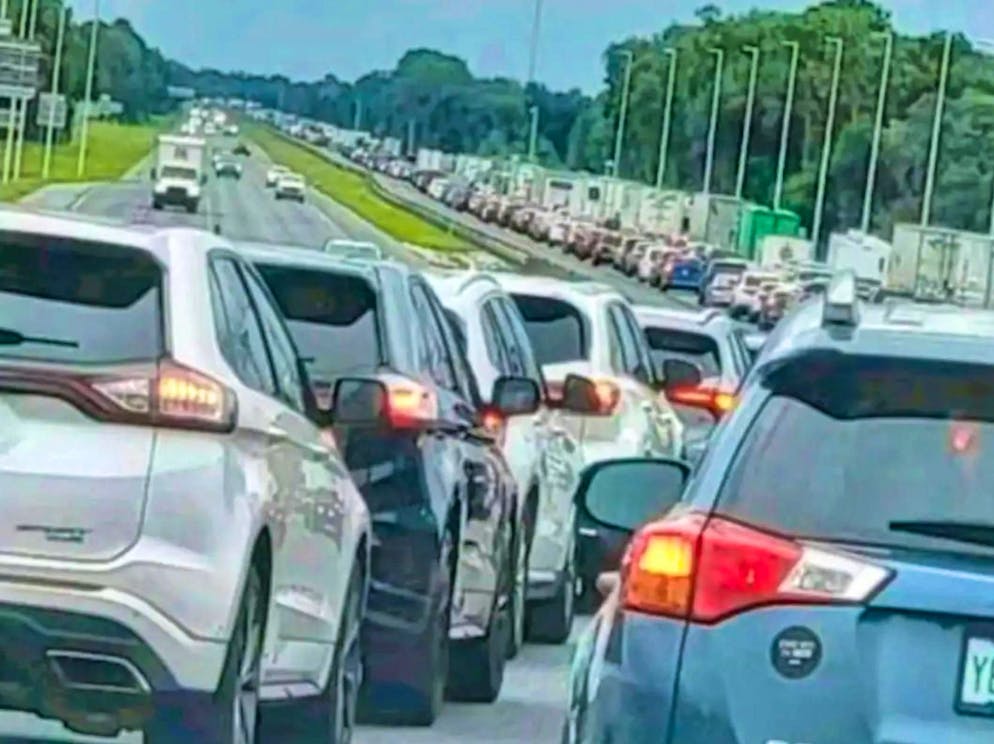 Thousands of people flee hurricane "Milton".