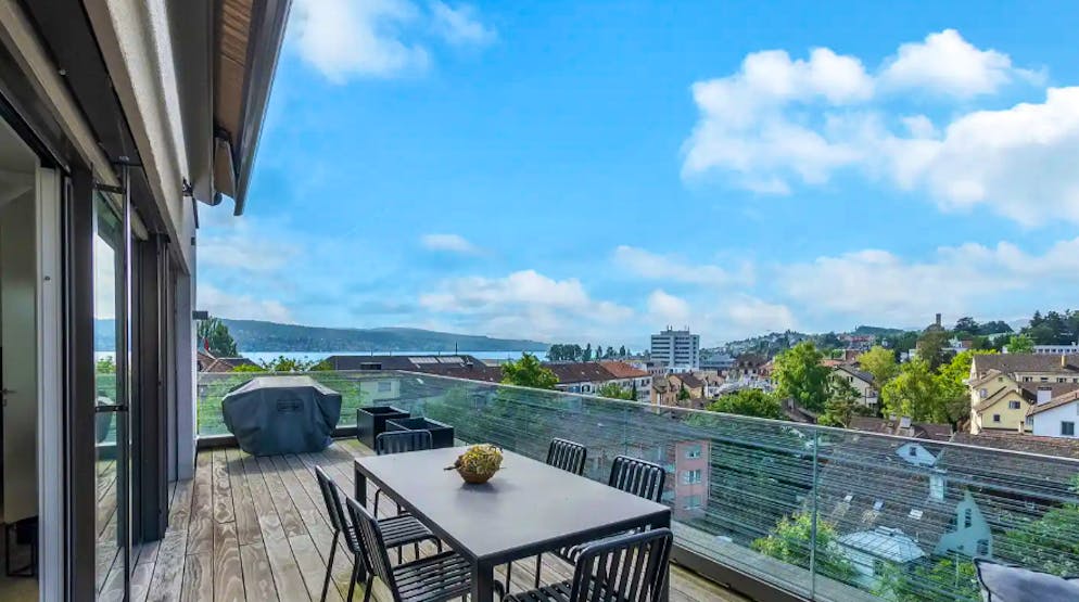 Modern, dennoch teuer: Die Wohnung in Wollishofen soll 1.8 Millionen Franken kosten.