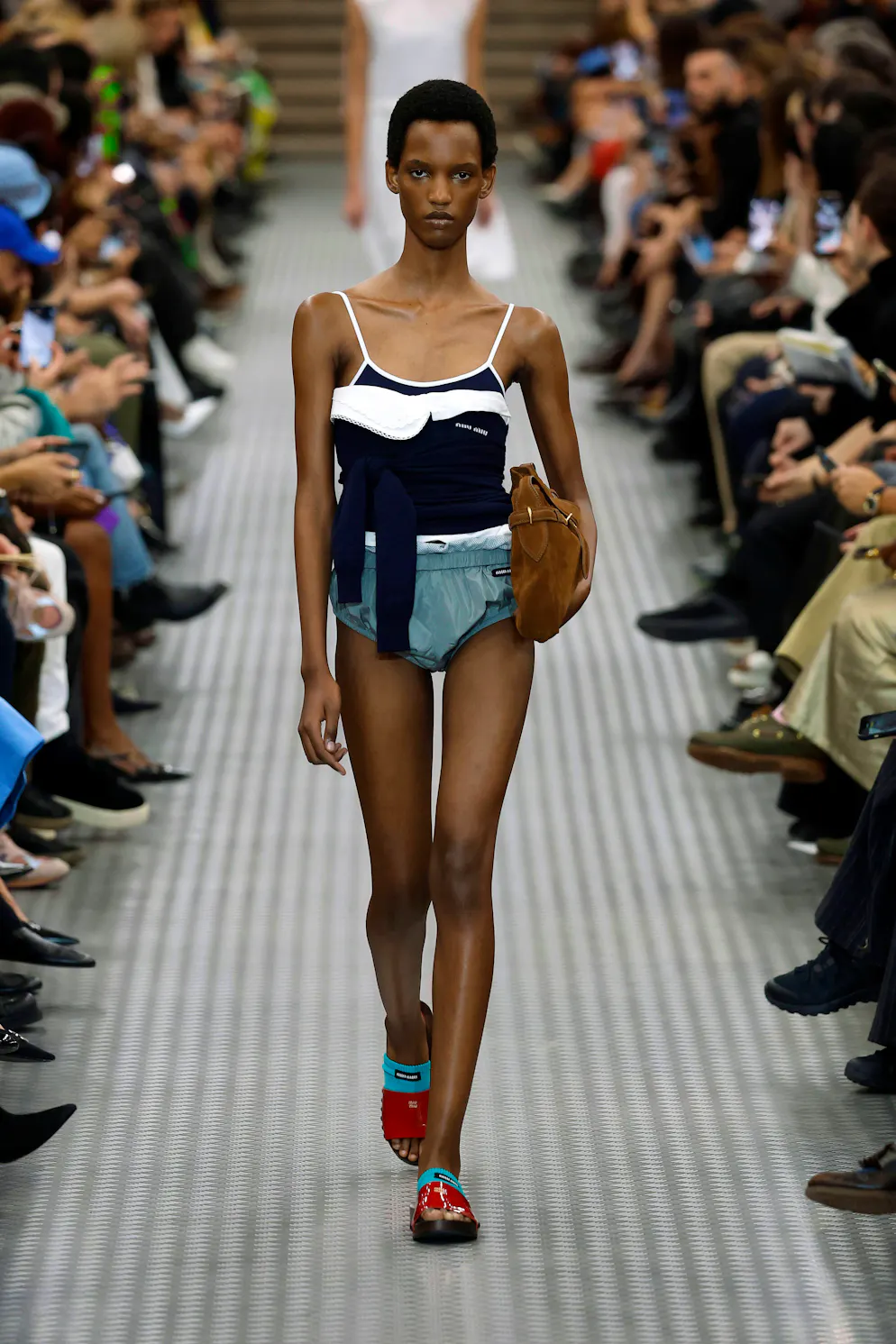 La tendance «no pants». La petite culotte se veut décontractée chez Miu Miu pour l'été prochain. 