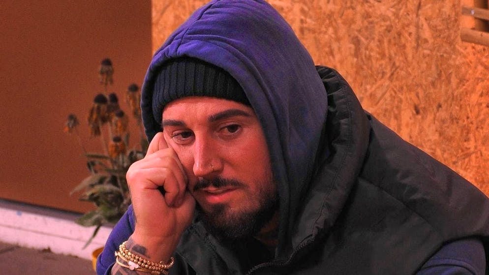 Mike Heiter listened thoughtfully to what his ex-girlfriend Elena Miras had to say.