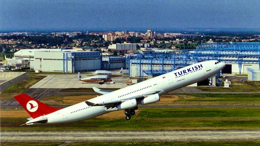 Paura in volo. Il pilota di un aereo passeggeri muore dopo il decollo