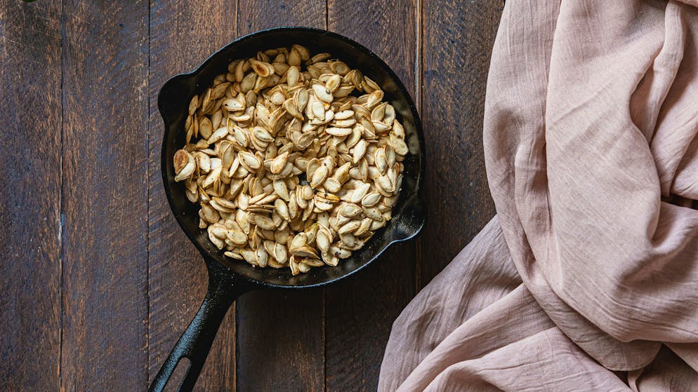 Nicht nur zum Snacken gut. Das alles kannst du mit Kürbiskernen machen