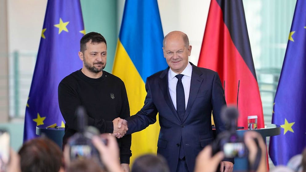 Guerra in Ucraina. Scholz a Zelensky: «Non accetteremo un diktat da Putin»