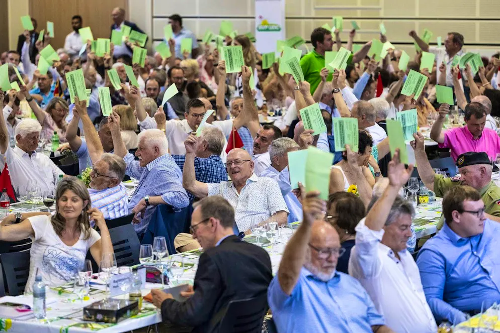 At the SVP delegates' meeting on October 12, 2024 in Aarau, delegates will vote on the position on healthcare reform.