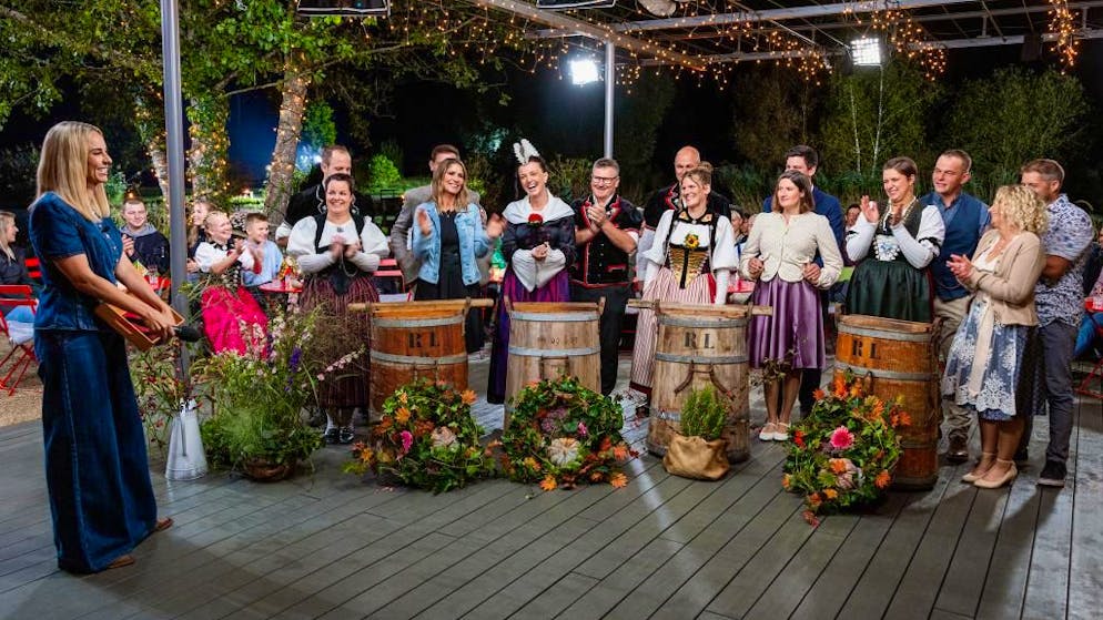 Ein Ambiente wie bei «Love Island»? Das Staffelfinale der Landfrauen auf dem Kundelfingerhof.