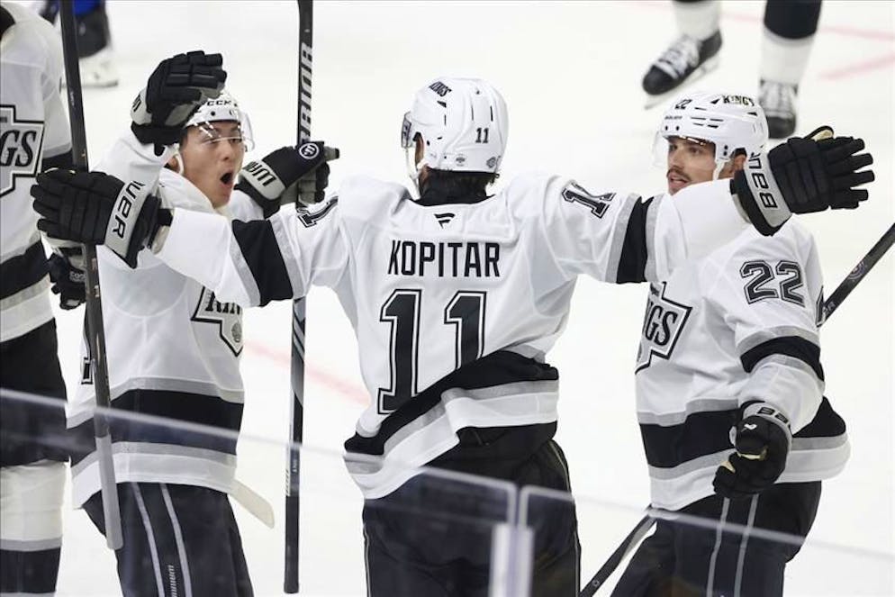 Tripletta per uno scatenato Kopitar