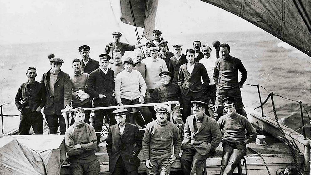 Die Besatzung der «Endurance» posiert 1915 für ein Foto.