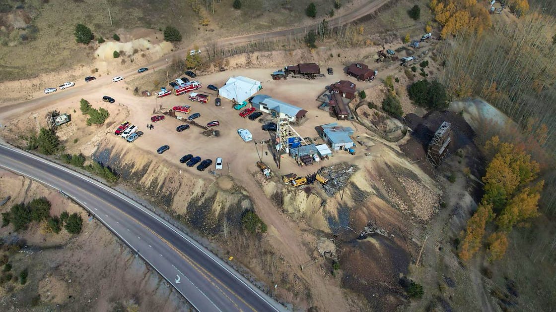 Latest news USA Twelve tourists trapped in gold mine one dead