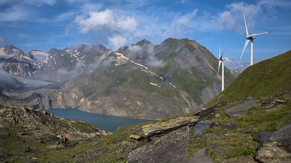 Trotz beschleunigten Bewilligungsverfahren sollen Gemeinden beim Bau von Windkraftanlagen mitreden dürfen. So will es eine Ständeratskommission. (Archivbild)