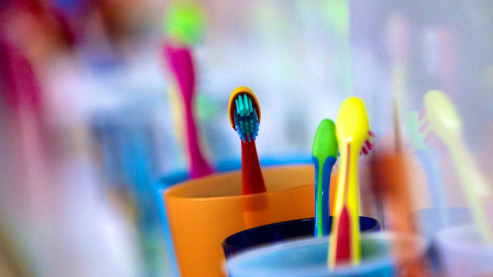 Studio: gli spazzolini da denti sono un paradiso per i virus. I microbi sono ovunque e la maggior parte di essi non ci fa ammalare. (Immagine d'archivio)