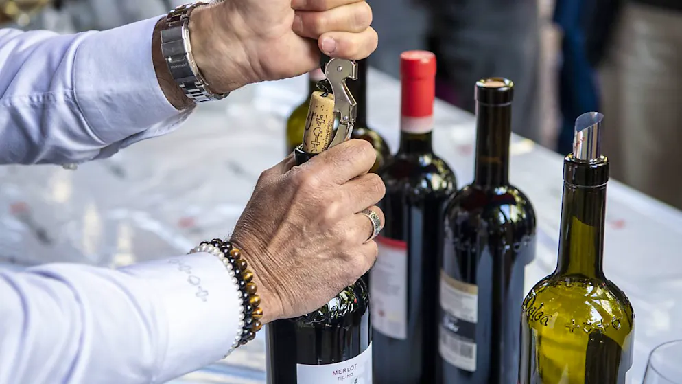 Immerhin auf dem zweiten Platz landete die Schweiz bei der Wein-Blindverkostungs-Weltmeisterschaft in Frankreich. 