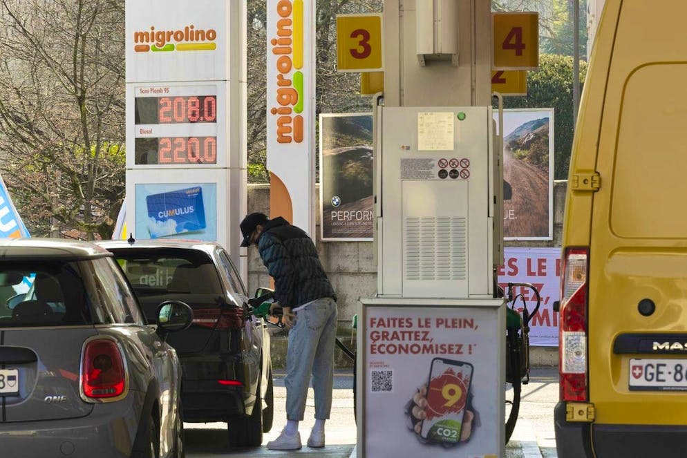 Because Migrolino customers didn't pay for their gas, an employee had to pay for it.