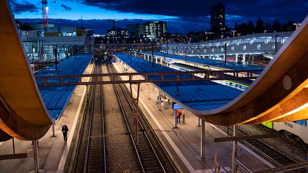Fahrleitungsstörung sorgt für Puff. Pendler-Chaos in Bern – zahlreiche Züge fallen aus