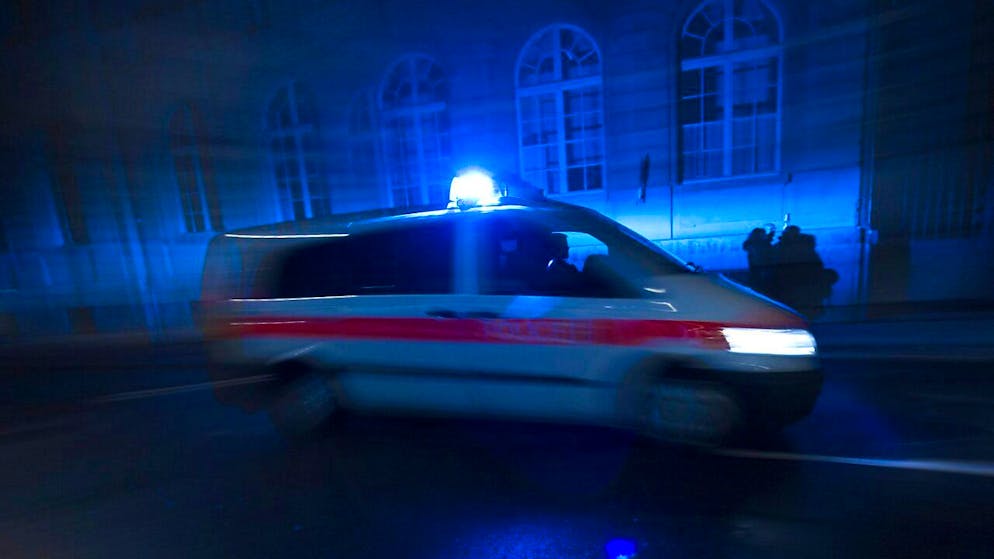 Die Polizei verfolgte in der Nacht auf Sonntag in Bern ein suspektes Autos. (Symbolbild)