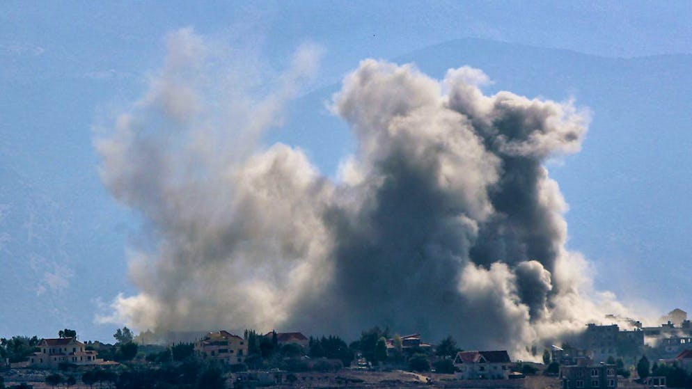 dpatopbilder - Israels Armee und die Hisbollah beschießen sich weiter. Foto: Stringer/dpa
