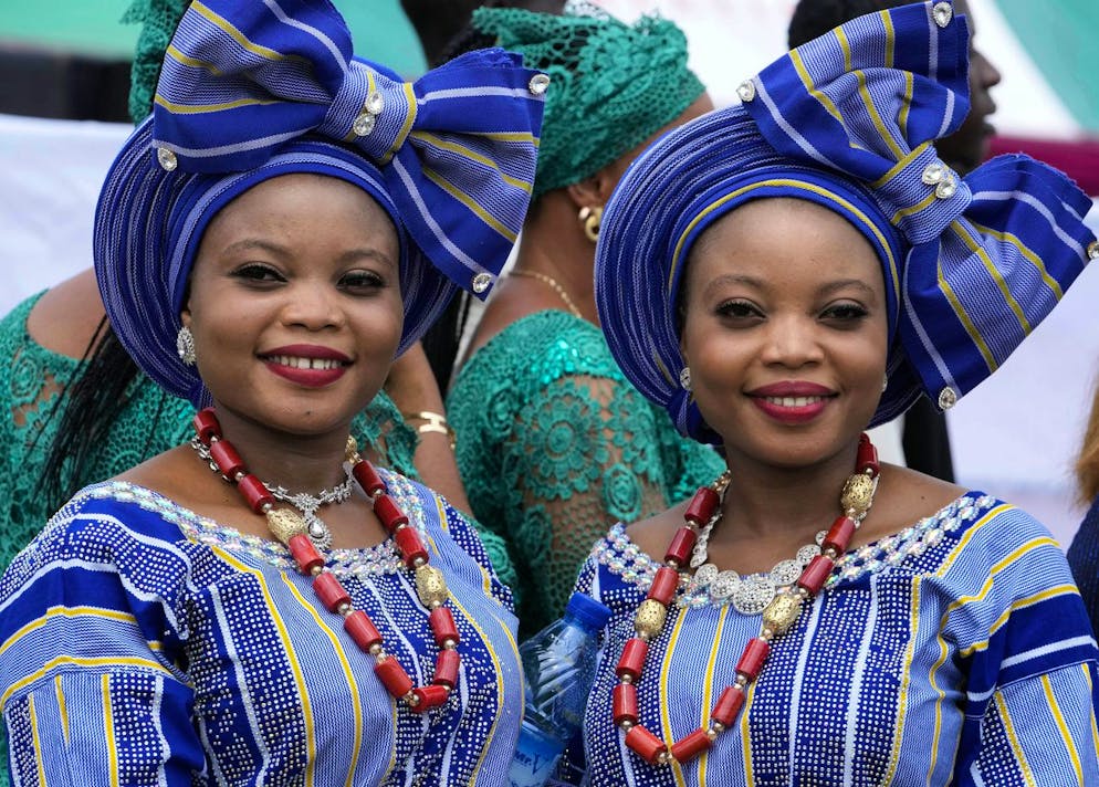 Nigeria jumeaux. Les jumelles Obasekore Damilade, à gauche, et Obasekore Damitola, 28 ans. (AP Photo/Sunday Alamba)