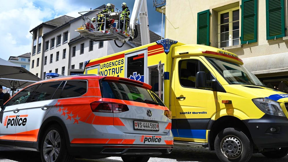 Ein Wohnungsbrand fordert zwei Tote. 