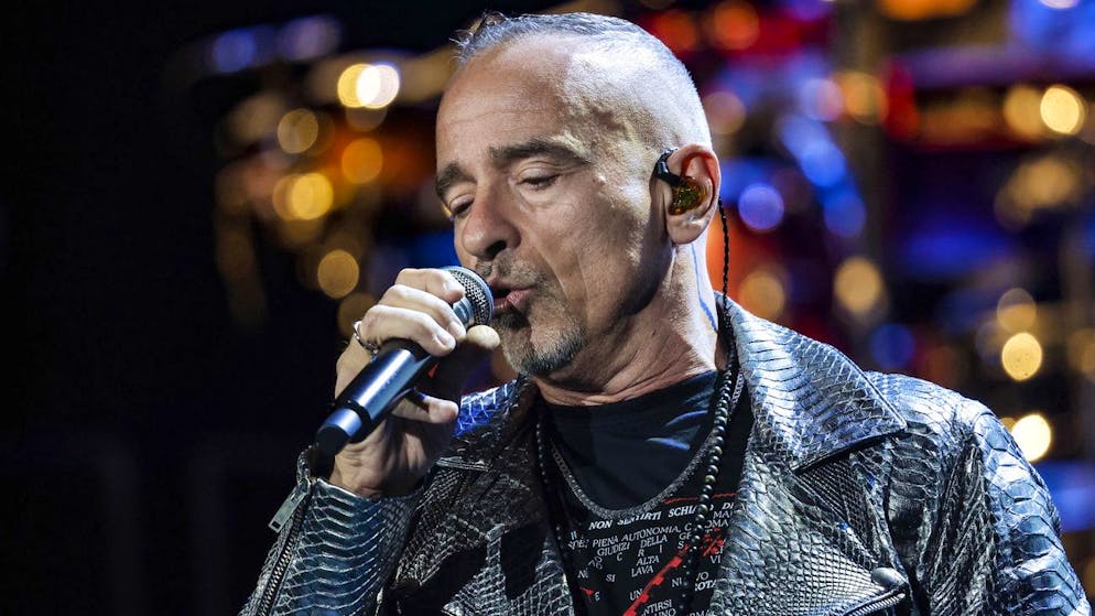 Michelle Hunziker's ex. Smoocher Eros Ramazzotti is available again