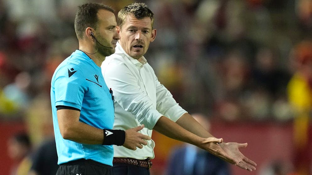 Dänemarks Interimstrainer Lars Knudsen blickt dem zweiten Duell mit der Schweiz entgegen.