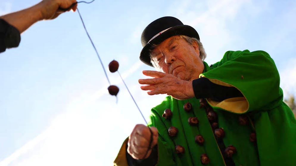 «Nous examinons de près une vidéo». Emoi au Mondial de marrons: un octogénaire soupçonné de triche