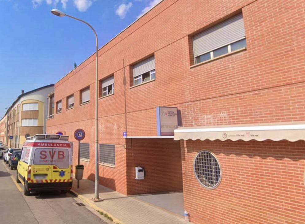 Kurz vor Erreichen des Carinyera-Spitals in Villarreal brach die Frau zusammen.