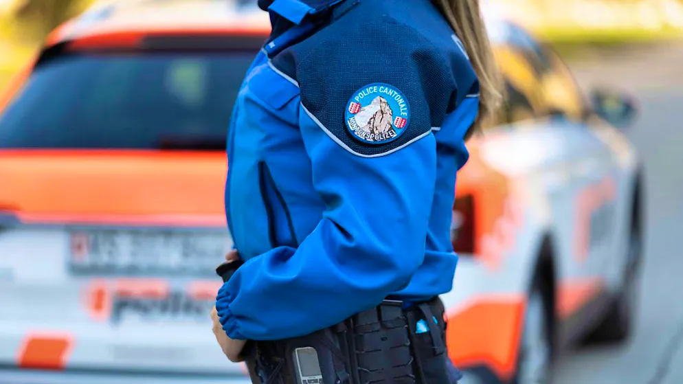 An 80-year-old man was found dead in an apartment in Sierre VS on Sunday afternoon.