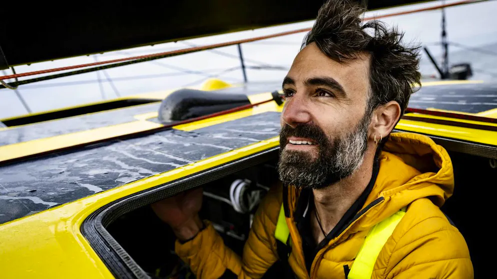 Vendée Globe. Alan Roura : «Je repars avec le couteau entre les dents»